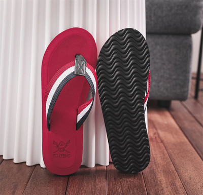 Férfi nyári papucs nagy méretű, csúszásmentes, lapos strandpapucs Férfi cipők Könnyű, légáteresztő otthoni papucscipők férfiaknak Zapatos