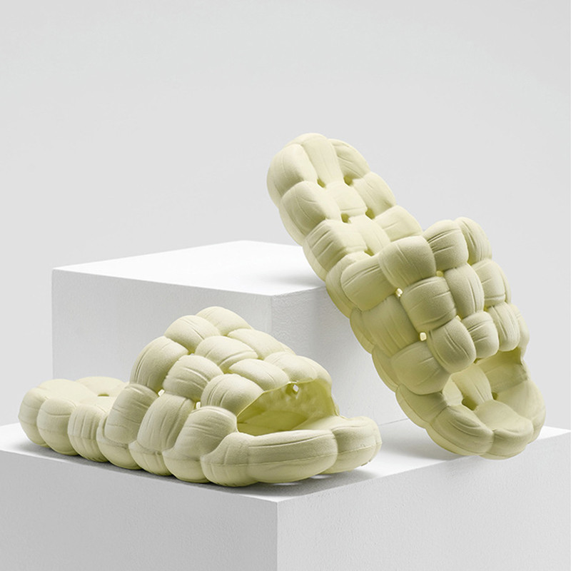 2023 m. masažinis tuščiaviduris vandens nutekėjimas ir greitai džiūstančios moteriškos šlepetės storas padas minkštas neslystantis sandalai vonios kambario vyriškos šlepetės