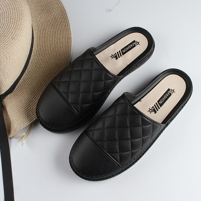 Vasaros moteriškos šlepetės 2023 m. Naujos vientisos spalvos PVC minkštu padu madingi sandalai, moteriški laisvalaikio plokščios neslystančios Baotou paplūdimio šlepetės