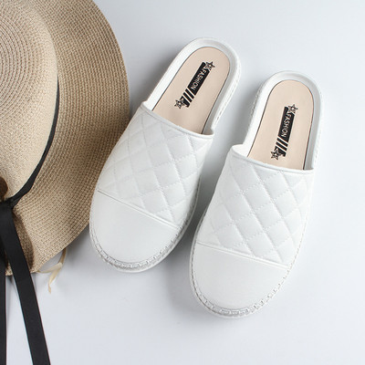 Vasaros moteriškos šlepetės 2023 m. Naujos vientisos spalvos PVC minkštu padu madingi sandalai, moteriški laisvalaikio plokščios neslystančios Baotou paplūdimio šlepetės