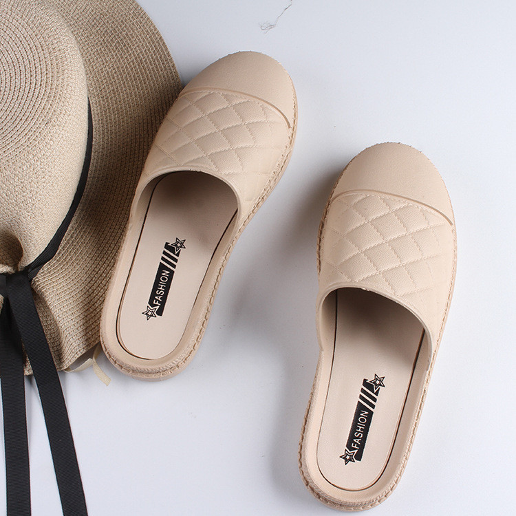 Vasaros moteriškos šlepetės 2023 m. Naujos vientisos spalvos PVC minkštu padu madingi sandalai, moteriški laisvalaikio plokščios neslystančios Baotou paplūdimio šlepetės