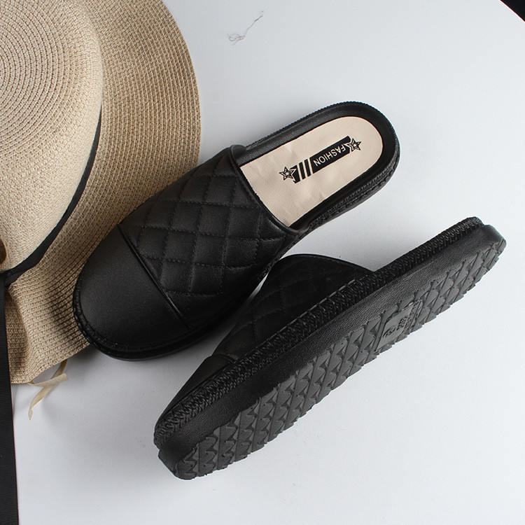 Vasaros moteriškos šlepetės 2023 m. Naujos vientisos spalvos PVC minkštu padu madingi sandalai, moteriški laisvalaikio plokščios neslystančios Baotou paplūdimio šlepetės