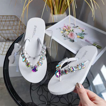 Дамски удобни плажни обувки Неплъзгащо се меко дъно Ежедневни джапанки Декорация с верижка от кристали Летни плоски чехли 2022 г.
