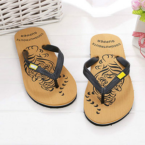 LCIZRONG Nyári Tigris Férfi papucsok 40-44 méretű állati tengerparti lapos papucsok férfi divat kiváló minőségű csúszásmentes papucsok ék