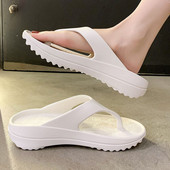 Νέες καλοκαιρινές σαγιονάρες 2022 Γυναικείες καλοκαιρινές μαλακές παντόφλες για ζευγάρια με παχύ κάτω μέρος Παπούτσια παραλίας Γυναικείες καθημερινές παντόφλες εξωτερικού χώρου