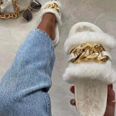 2023 moterų prabangos prekės ženklo apvalia galva storu padu šilto vidutinio kulno kailio šlepetės didelės metalinės grandinėlės šlepetės lauko laisvalaikio šlepetės