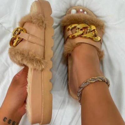 2023 moterų prabangos prekės ženklo apvalia galva storu padu šilto vidutinio kulno kailio šlepetės didelės metalinės grandinėlės šlepetės lauko laisvalaikio šlepetės