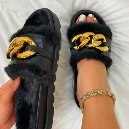 2023 moterų prabangos prekės ženklo apvalia galva storu padu šilto vidutinio kulno kailio šlepetės didelės metalinės grandinėlės šlepetės lauko laisvalaikio šlepetės