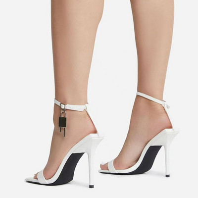 Nove ženske sandale za 2023., šiljate, visoke potpetice, ljetne modne metalne sandale s lancem, visoke pete, seksi sandale veće veličine