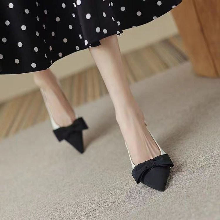 Mješovite boje Koncizne sandale Špice s leptir-čvorovima Luksuzne marke Dizajnerske ženske cipele Remen na leđima Sandale na tanku petu