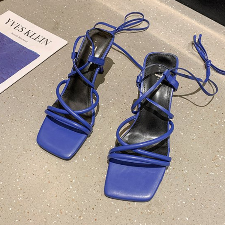 2023 m. NAUJI vasariniai moteriški batai Madingi atviri sandalai, seksualūs vienspalviai suvarstomi moteriški batai.