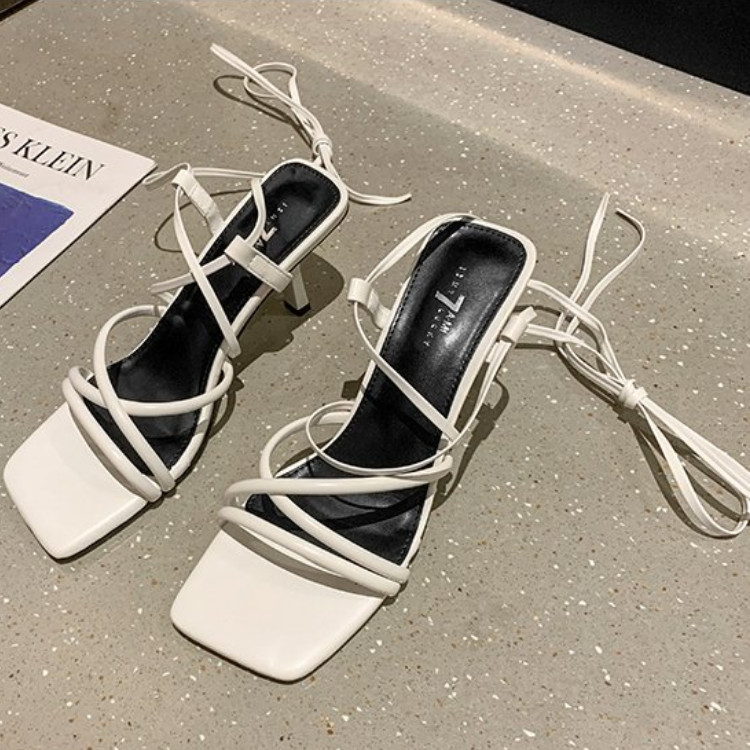 2023 m. NAUJI vasariniai moteriški batai Madingi atviri sandalai, seksualūs vienspalviai suvarstomi moteriški batai.