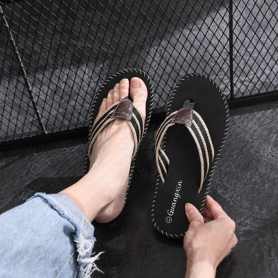 Nove modne sandale i papuče za 2022. Muška obuća za plima Sandale Nošnja s kopčom za prste Neklizajuće mekano dno Sportske cipele za plažu na otvorenom