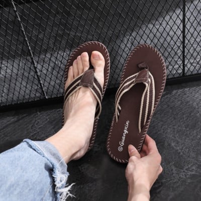 Nove modne sandale i papuče za 2022. Muška obuća za plima Sandale Nošnja s kopčom za prste Neklizajuće mekano dno Sportske cipele za plažu na otvorenom