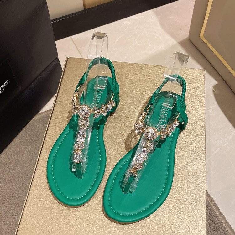 2023 Νέα ίσια πέδιλα καλοκαιρινά Γυναικεία πέδιλα με κρύσταλλο κλιπ για τα δάχτυλα της τάσης Γυναικεία παπούτσια πολυτελείας Clip Diamond Fashion sandals