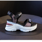 2022 m. Nauji vasariniai moteriški sandalai Platforminiai batai Laisvalaikio didinimo nuolydis su moteriškais aukštakulniais Moteriški sportiniai sandalai