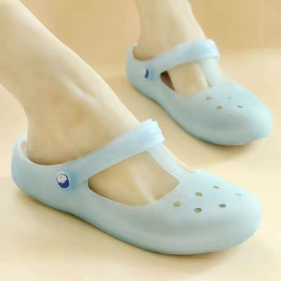 EOFK suvised naiste sandaalid puukingad Säravad läikivad värvid Lady Jelly Flat Comfort Sandaalid Sõjakingad