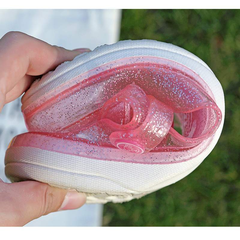 EOFK suvised naiste sandaalid puukingad Säravad läikivad värvid Lady Jelly Flat Comfort Sandaalid Sõjakingad