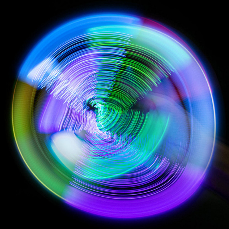 Akrilinis šviečiantis besisukantis rašiklis Žaidimų besisukantys pirštų rašikliai, skirti vaikams paaugliams, studentų žaidimams, biuro mokyklos reikmenys