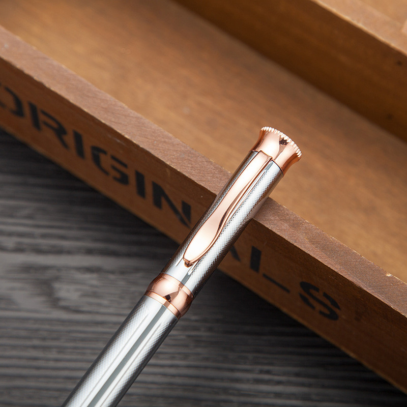 Kreativna visokokvalitetna rotirajuća metalna olovka reklamni poklon Metalna modna kemijska olovka za djevojčice za školske uredske potrepštine