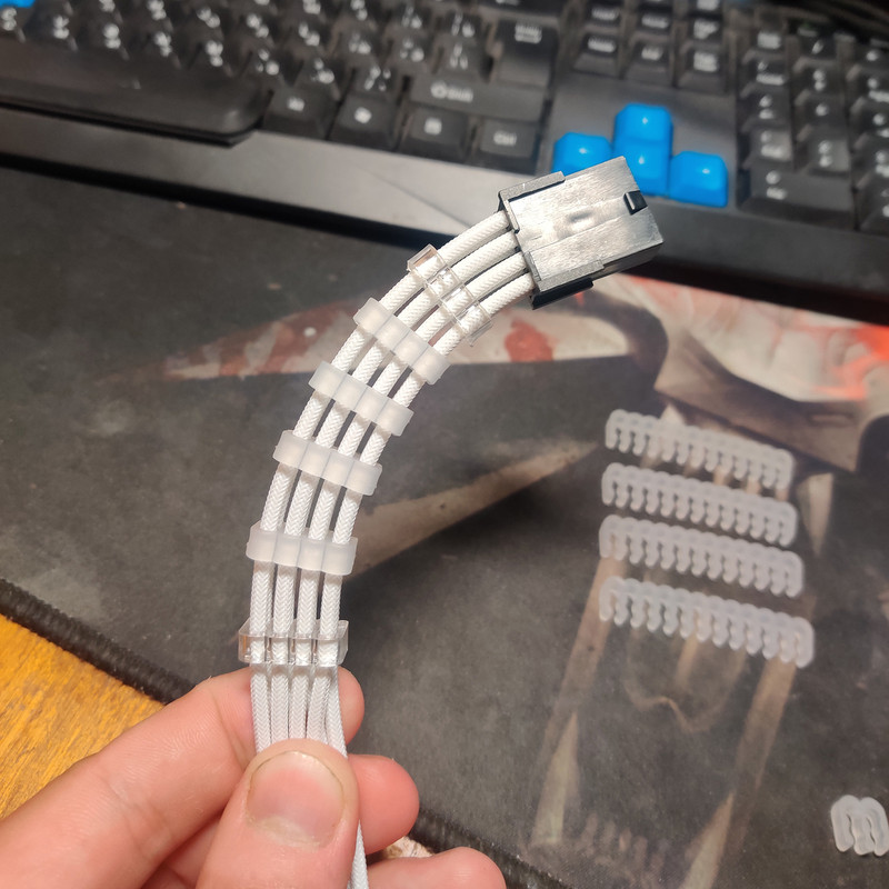 24 ks PC káblových hrebeňových svoriek, organizér 6pinových, 8pinových, 24pinových pre 3,0-3,6 mm počítačové riadiace svorky, napájacie káble, konektory...
