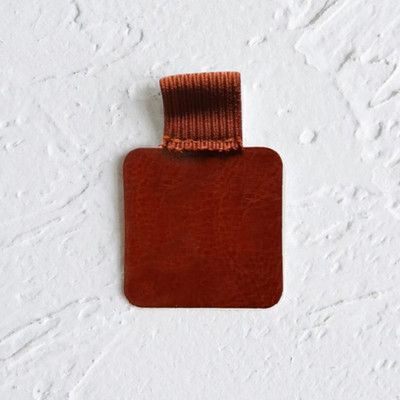 1 kom. Samoljepljivi za prijenosna računala Kožna kopča za olovke Elastična omča Dnevnici Međuspremnici Držač za olovke