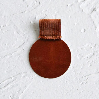 1 kom. Samoljepljivi za prijenosna računala Kožna kopča za olovke Elastična omča Dnevnici Međuspremnici Držač za olovke