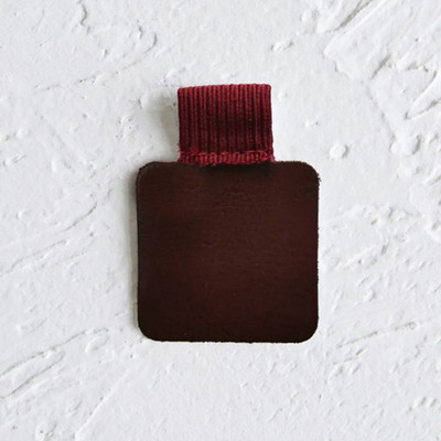 1 kom. Samoljepljivi za prijenosna računala Kožna kopča za olovke Elastična omča Dnevnici Međuspremnici Držač za olovke