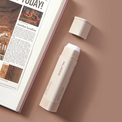 1 τεμ. Triangle Solid Glue Stick Retro Color Body PVP Material Adhesive Paste for Memo Journal Diary School Supplies F638