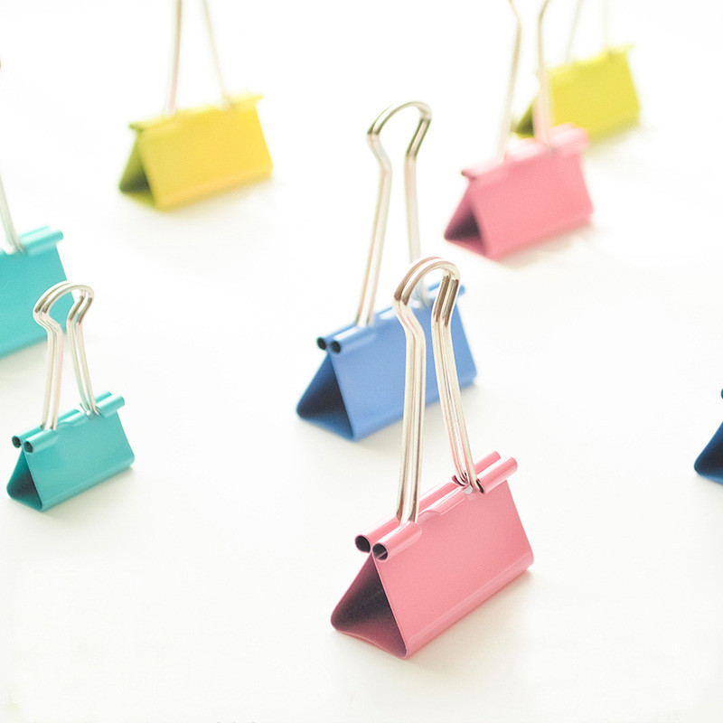 30 vnt Metalinė sąvaržėlė 15 mm spalvota sąvaržėlė, naudojama knygoms raštinės reikmenys, aukštos kokybės mokyklos biuro reikmenys