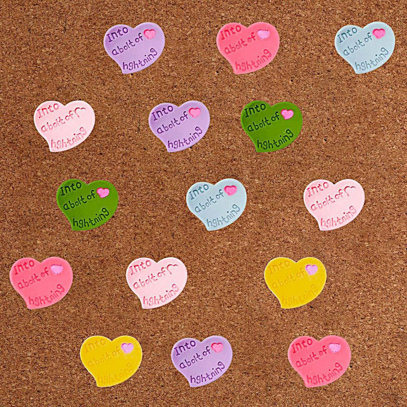 Animacinio filmo 1 dėžutė Patogūs kamštinės lentos smeigtukai Stabiliai pritvirtinami smeigtukai Širdies formos mokyklos reikmenys