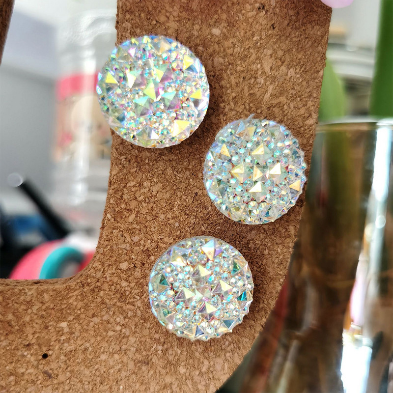 20 kom. Ubodi za palčeve od smole, kamenčići, pribor za kućanstvo, nazubljeni foto zupčanici, pribadače, uredski DIY potrepštine