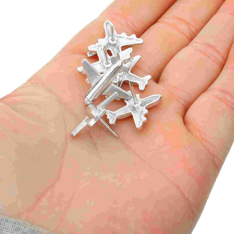 Repülőgép formájú aranyos hüvelykujj-tűk, fém tolótűk.