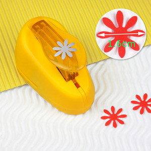 Noua sosire Mașină de embosare fără efort Craft Paper Pomson Card EVA Copii Handmade Materiale DIY Dispozitiv de embosare Perforator