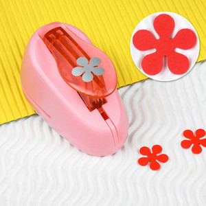 Noua sosire Mașină de embosare fără efort Craft Paper Pomson Card EVA Copii Handmade Materiale DIY Dispozitiv de embosare Perforator