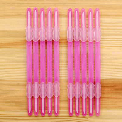 10 vnt., 2 skylučių segtukai, juostelių segtuvai, plastikiniai palaidi segtukai, spalvoti A4 formato popieriaus tvirtinimo detalės „pasidaryk pats“ albumas, iškarpų albumas, aplankas