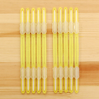 10 vnt., 2 skylučių segtukai, juostelių segtuvai, plastikiniai palaidi segtukai, spalvoti A4 formato popieriaus tvirtinimo detalės „pasidaryk pats“ albumas, iškarpų albumas, aplankas