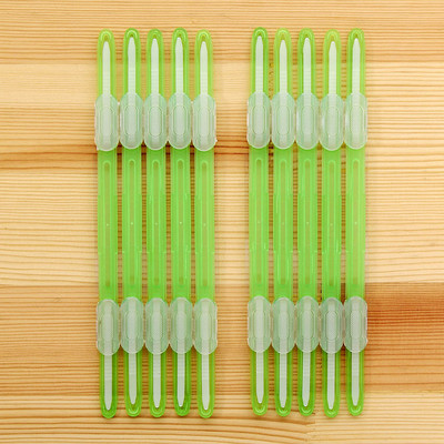 10 vnt., 2 skylučių segtukai, juostelių segtuvai, plastikiniai palaidi segtukai, spalvoti A4 formato popieriaus tvirtinimo detalės „pasidaryk pats“ albumas, iškarpų albumas, aplankas