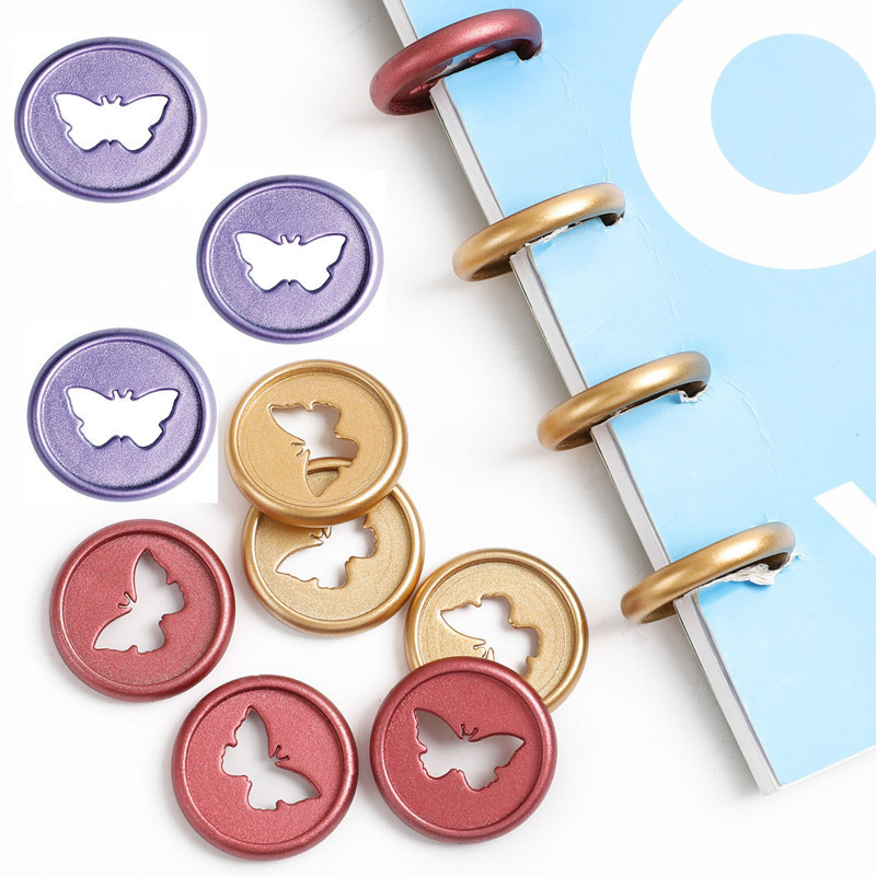 30PCS28MM värvi matt köitmisketta pannal, plastikust sidumisrõngas, liblikas stiilis lahtise lehe seeneauguga köite-CD,