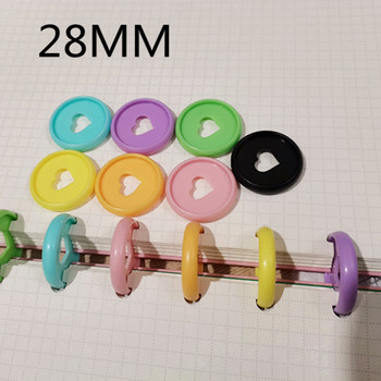 30PCS28M цветно сърцевидно пластмасово пръстеновидно копче гъба дупка листен бележник бутон сърце CD диск