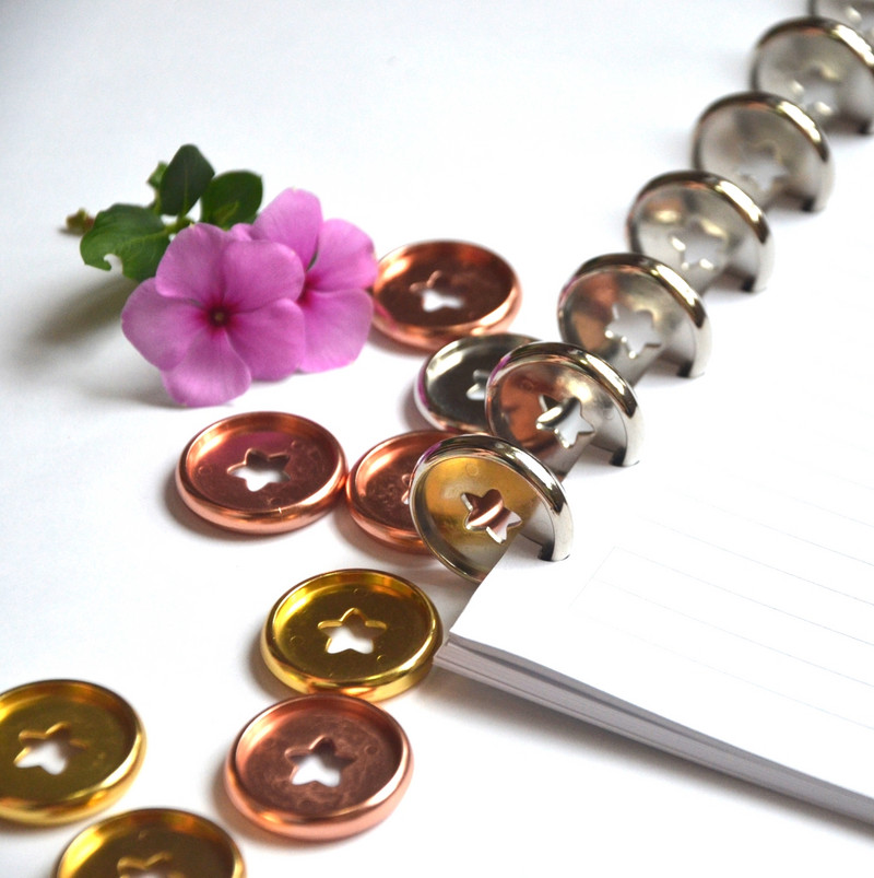 12 buc. 27mm caiet pentru ciuperci, buton, accesorii din plastic, cataramă pentru disc, carte de mână, discuri de legare pentru cărți, buton slăbit, liant A5