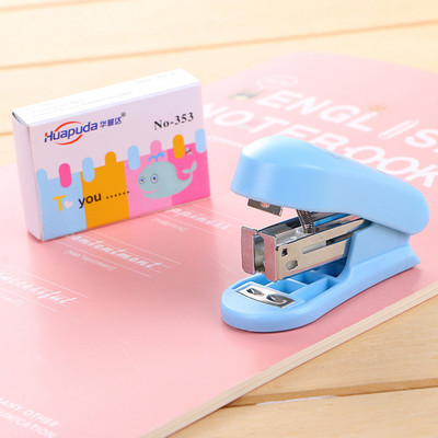 1 комплект Creative Candy Color Stapler със стоманени щипки Сладко домашно подвързване за хартия, кламер, канцеларски материали, офис ученически пособия