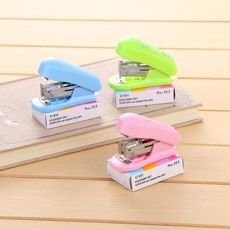 1 комплект Creative Candy Color Stapler със стоманени щипки Сладко домашно подвързване за хартия, кламер, канцеларски материали, офис ученически пособия