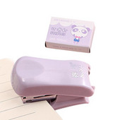 Μίνι συρραπτικό με συρραπτικά χειρός για το γραφείο Το μίνι συρραπτικό περιλαμβάνει ενσωματωμένο εξάρτημα αφαίρεσης συρραπτικών & συρραπτικό 400 τμχ για το σπίτι