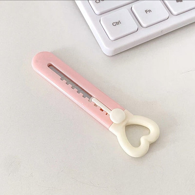 MINKYS Kawaii Mini buzunar Love Heart Art Cuțit utilitar Express Box Cuțit tăietor de hârtie Artizanat Instrumente de împachetat Papetarie