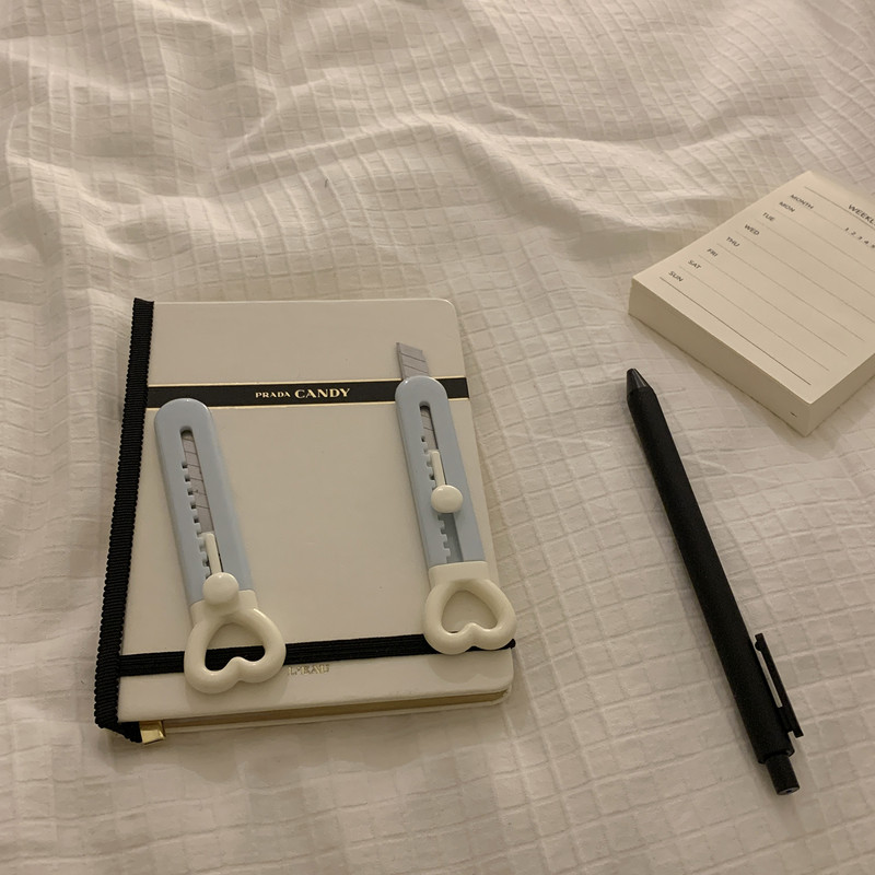 MINKYS Kawaii Mini buzunar Love Heart Art Cuțit utilitar Express Box Cuțit tăietor de hârtie Artizanat Instrumente de împachetat Papetarie