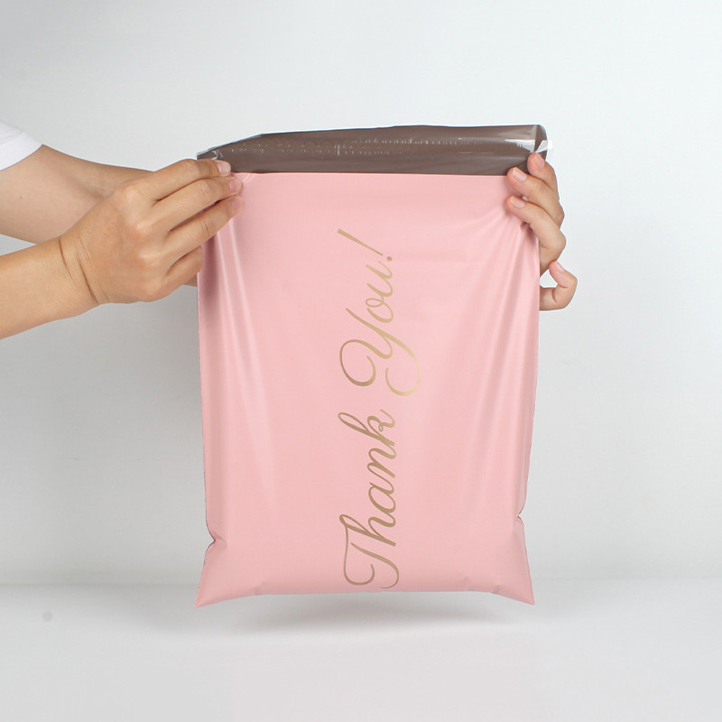 10 db/tétel Világos rózsaszín, polietilén levelező műanyag szállítótasakok vízálló postai borítékok önzáró postazsákok vastag futártáskák