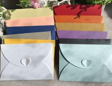 (10 komada/lot) Mini 10,5x7,2 cm Ljubavna kopča Biserne omotnice Pozivnice za vjenčanje Novogodišnje čestitke Božićne čestitke