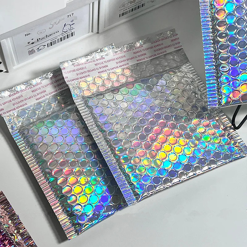 20 buc./lot cu laser Bubble Mailer Reciclare argintiu Film laminate din aluminiu rezistent la socuri Hârtie cu bule pentru card de ambalare de înaltă calitate