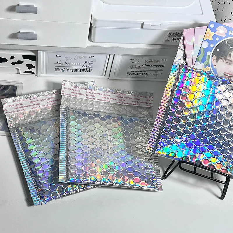 20 buc./lot cu laser Bubble Mailer Reciclare argintiu Film laminate din aluminiu rezistent la socuri Hârtie cu bule pentru card de ambalare de înaltă calitate